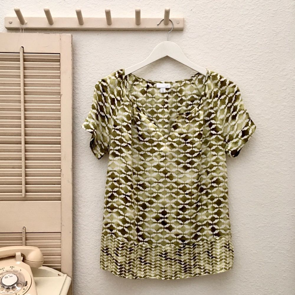 J. Jill Rayon Crêpe Green & White Print S/S Blouse